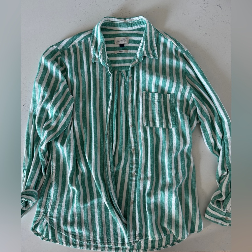 Universal Thread Green & White Striped Button-Down Shirt